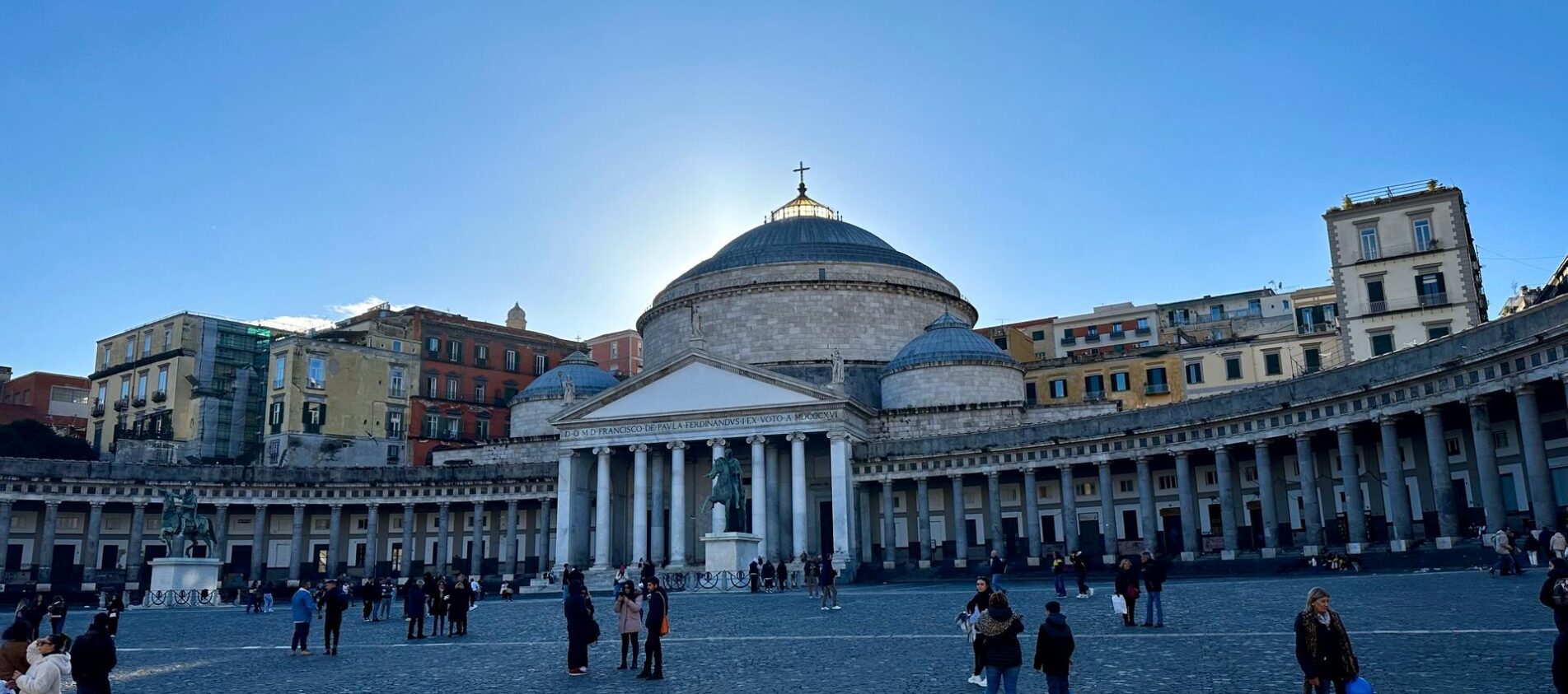 Neapol - Piazza del Plebiscito